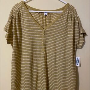 Large Never Worn Old Navy Shirt